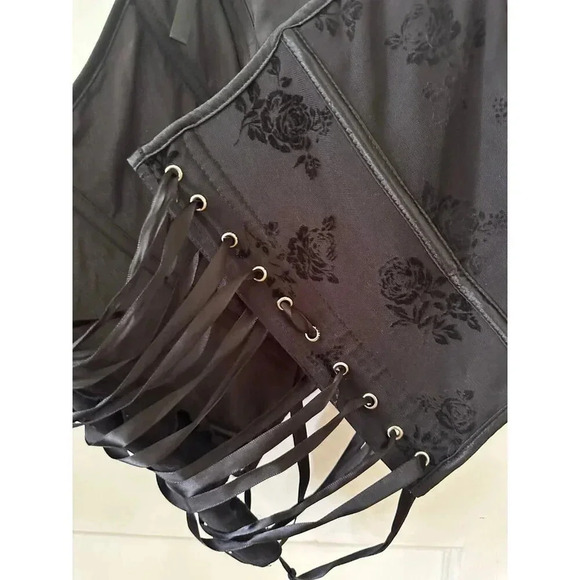 Women’s size 1x-large black corset top - Picture 7 of 8